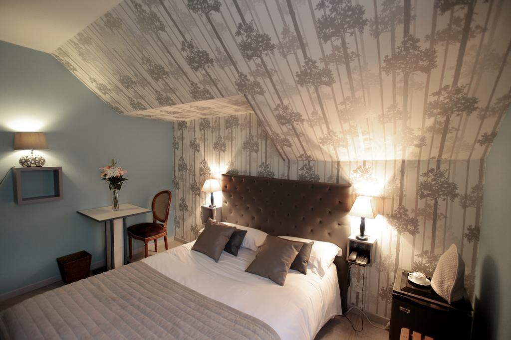 Hotel Auberge La Pomme De Pin Senonches Camera foto