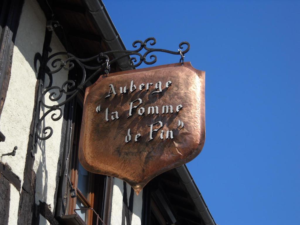 Hotel Auberge La Pomme De Pin Senonches Esterno foto