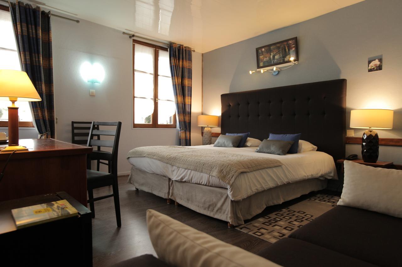 Hotel Auberge La Pomme De Pin Senonches Esterno foto