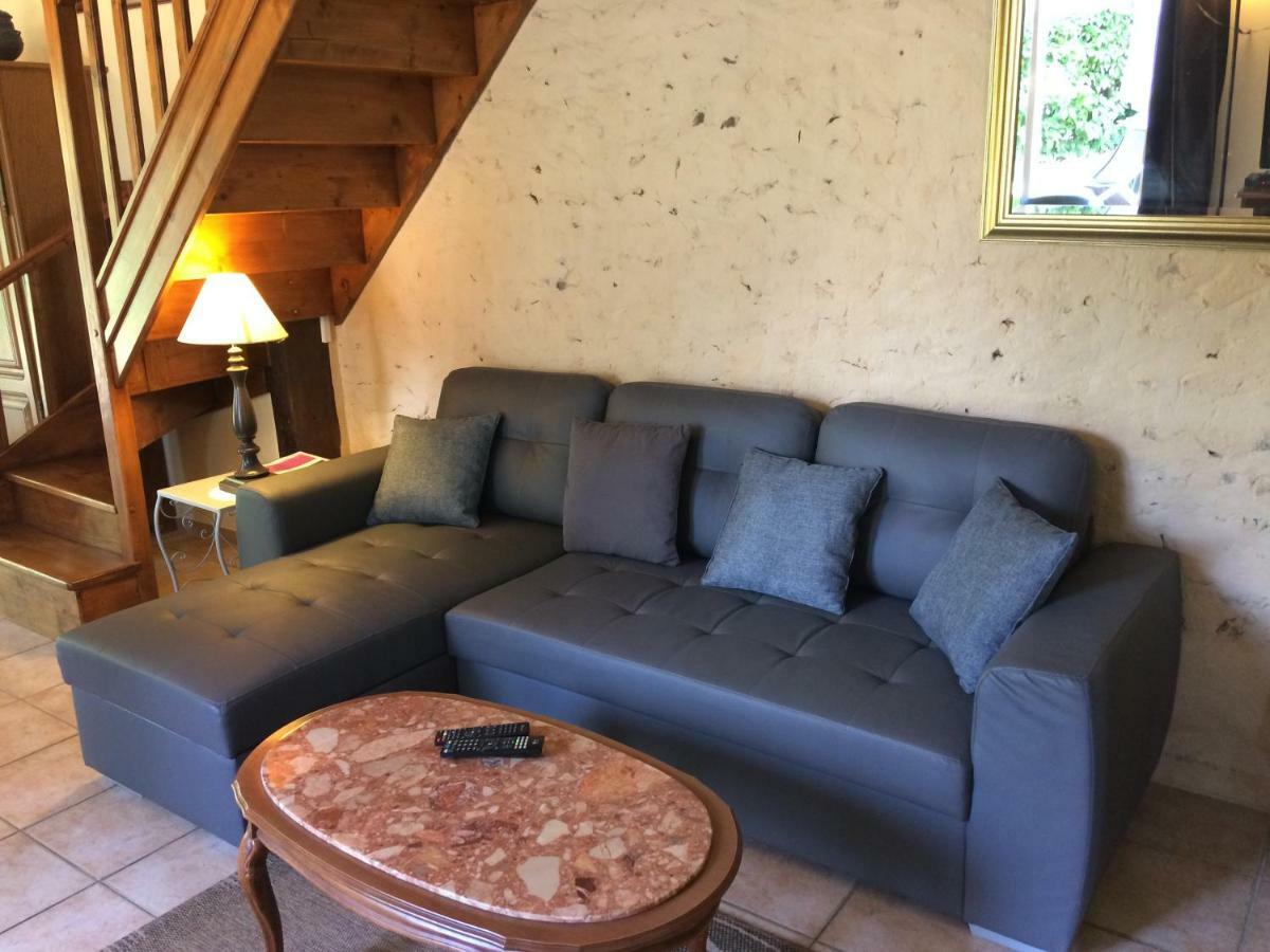 Hotel Auberge La Pomme De Pin Senonches Esterno foto